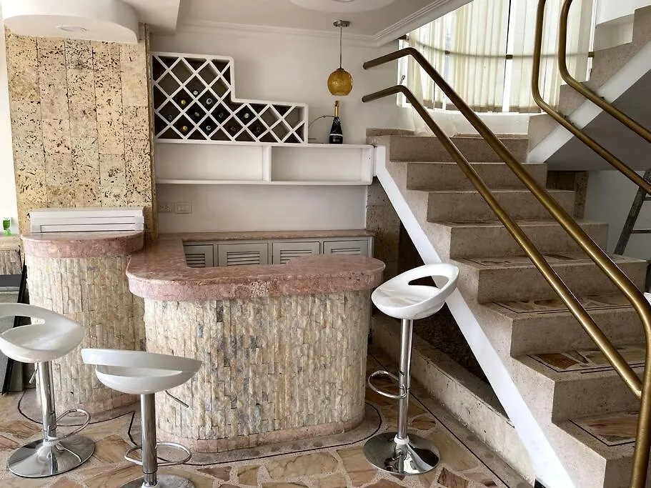 Amazing 3Br Penthouse, Full Kitchen, Pool, Bar, Dedicated Workspace Cartagena Apartment